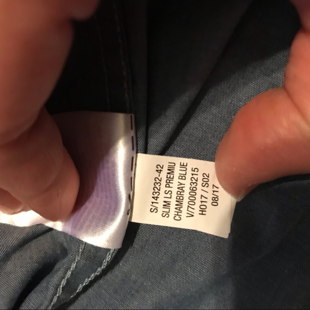 Bundle of 2 XL Men’s Button-down Shirts - Picture 6 of 8